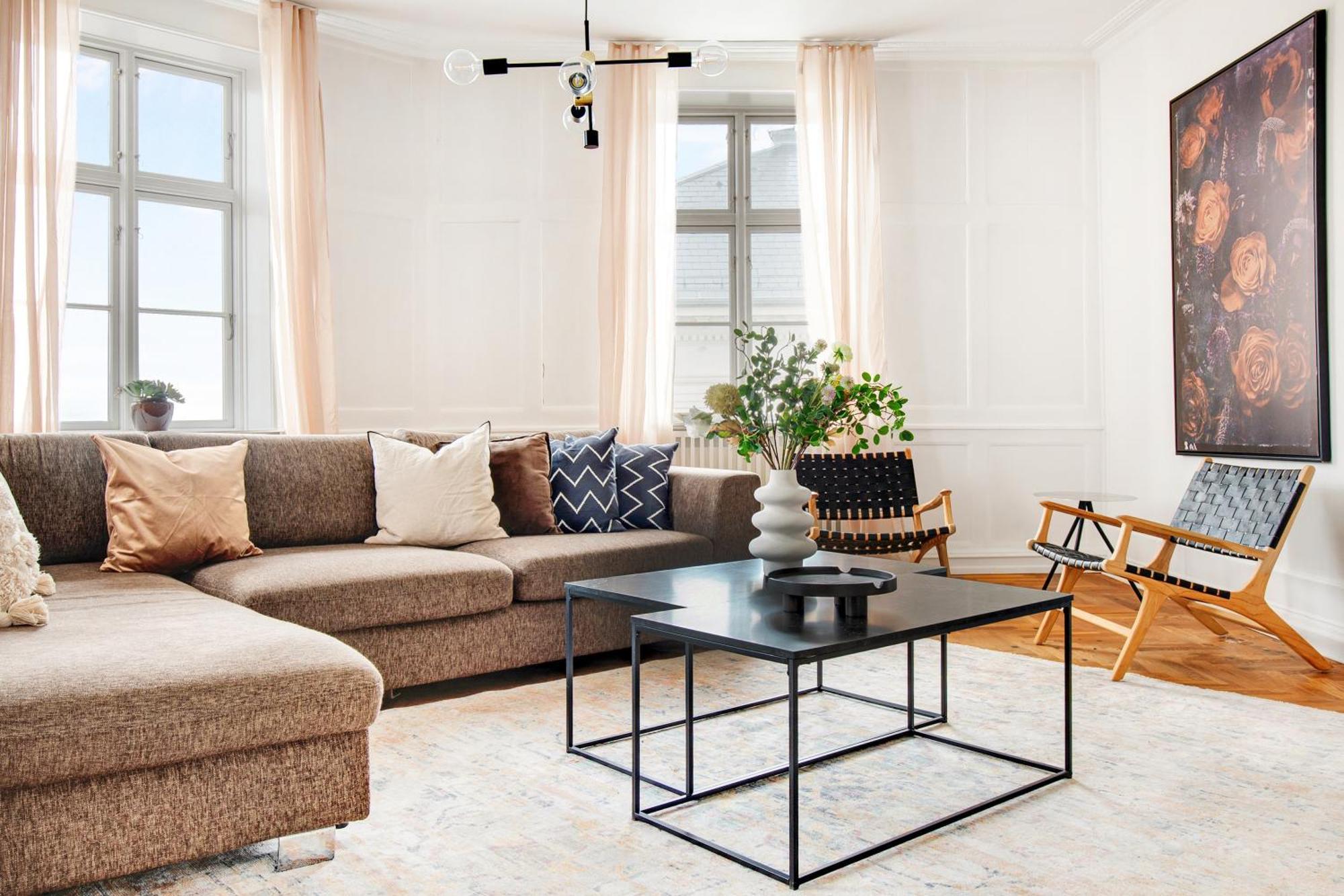 Sanders Square - Spacious Six-bedroom Near Amalienborg Apartment